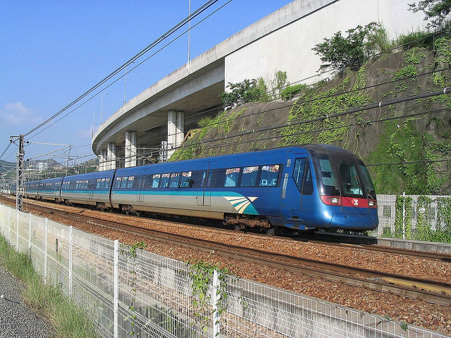 Why Hong Kong Got an Express Train to the Airport and Why Chicago Shouldn’t Get One