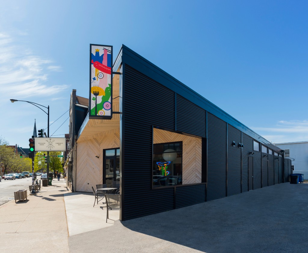 Join Us Tomorrow for a Streetsblog Chicago Meetup at Maria’s in Bridgeport