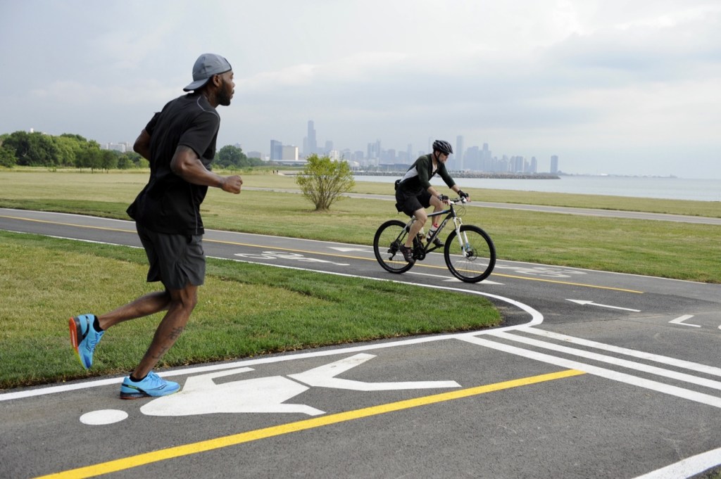 Eyes on the Street: Lakefront Trail Separation Is Finished Between 31st and 41st