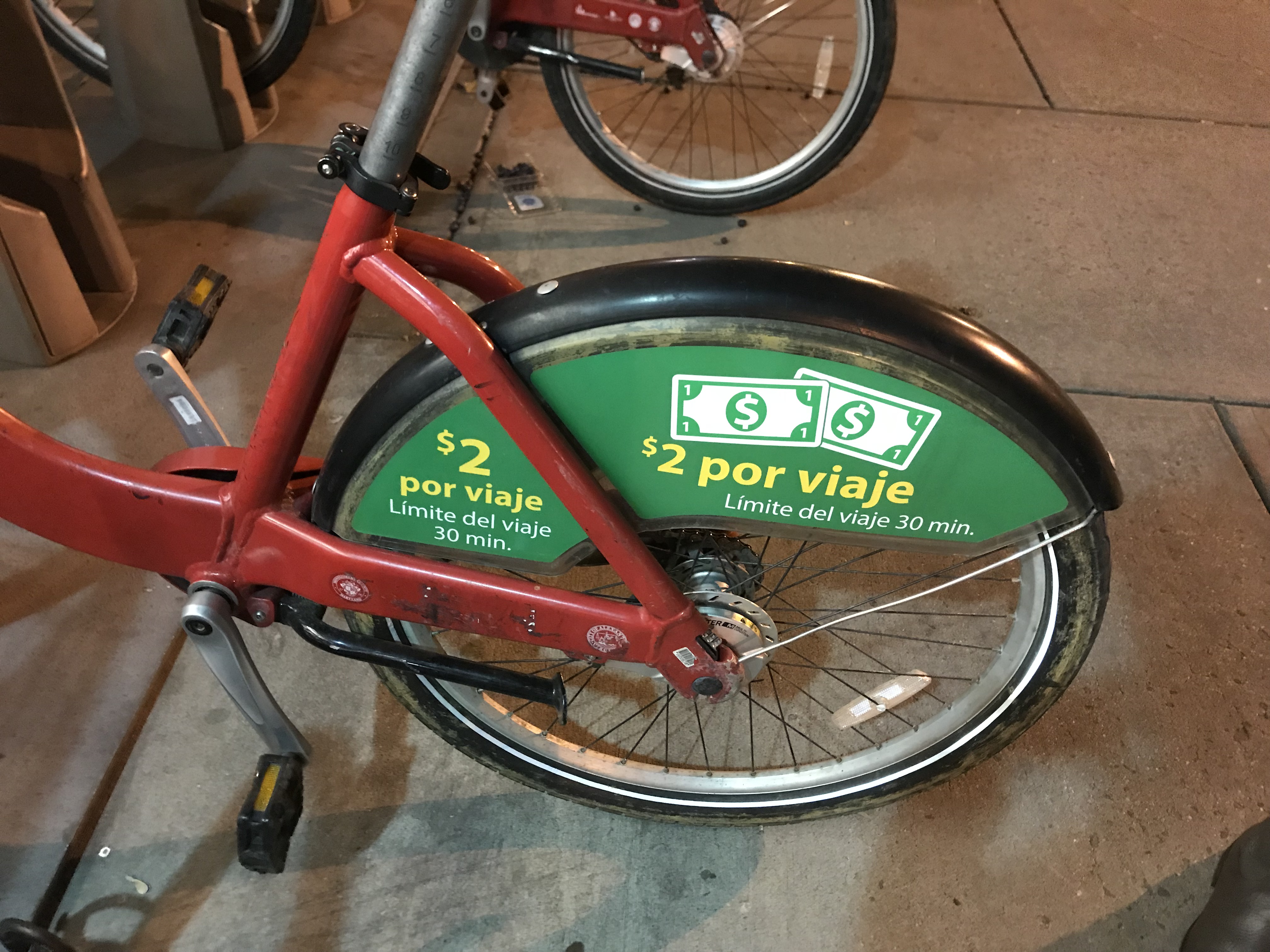 Capital Bikeshare offers single-ride trisp, but they cost four times as much as DoBi. Photo: John Greenfield