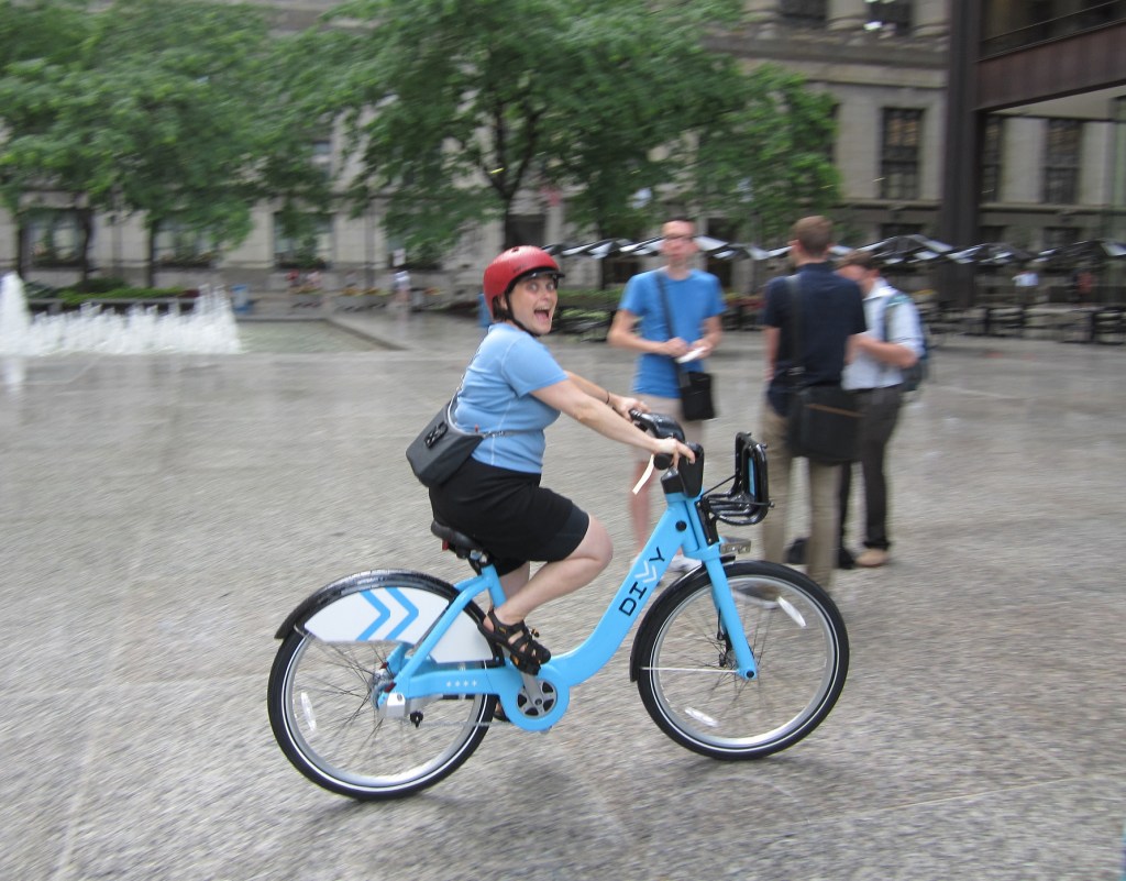 Where Do Divvy Riders of Various Sizes Prefer to Set the Saddle Height?