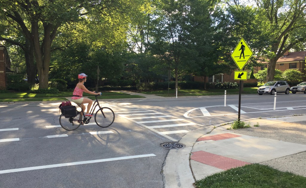 Evanston Aldermen Vote to Keep the Dodge Ave. Protected Lanes