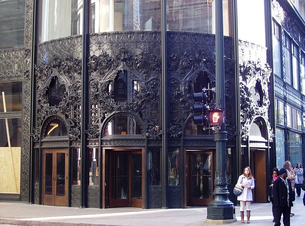 The northwest corner of the Carson, Pirie, Scott Building. Photo: Wikipedia