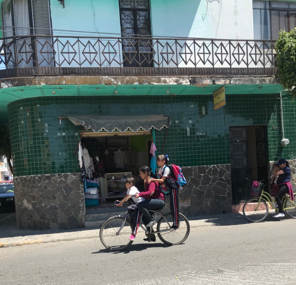 What Mexican Biking Taught Me About Chicago Cycling