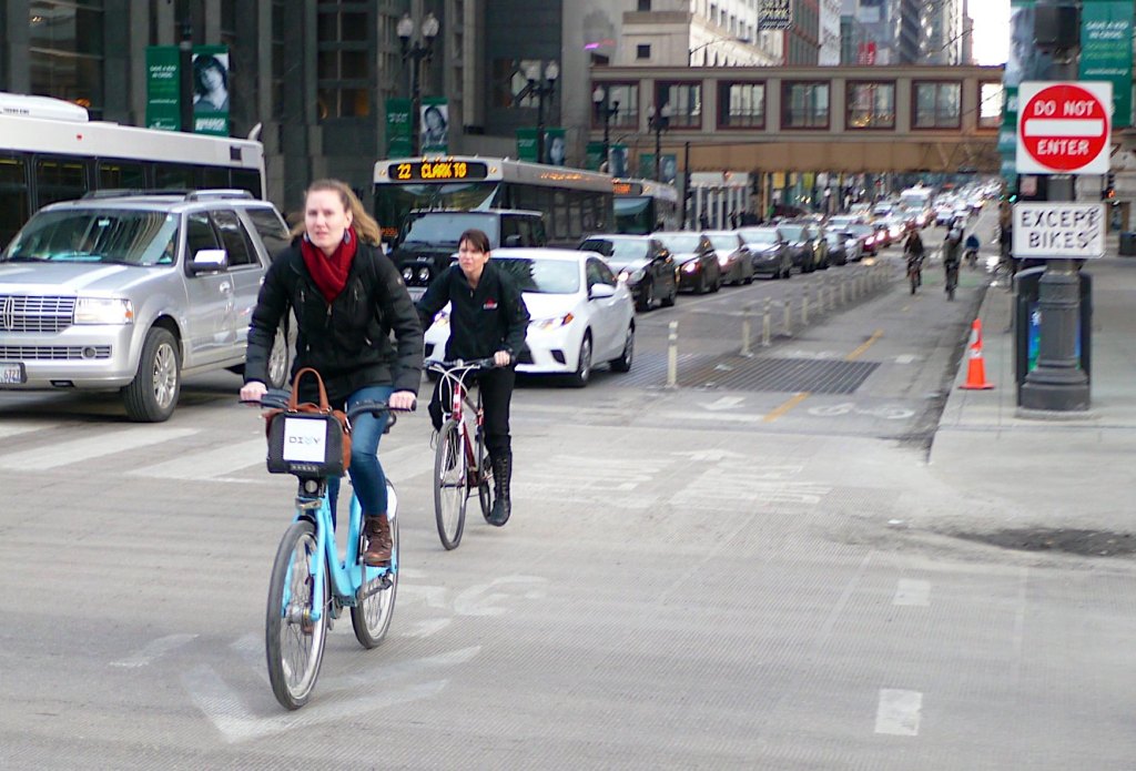 Chicago’s pandemic plan includes free Divvy for healthcare workers, $1 rides