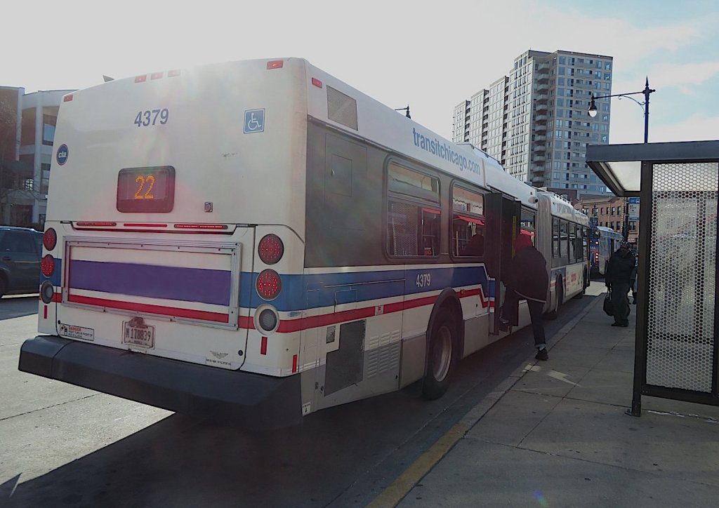 Rear bus boarding: Riders say they appreciate safer conditions and (temporary) free fares