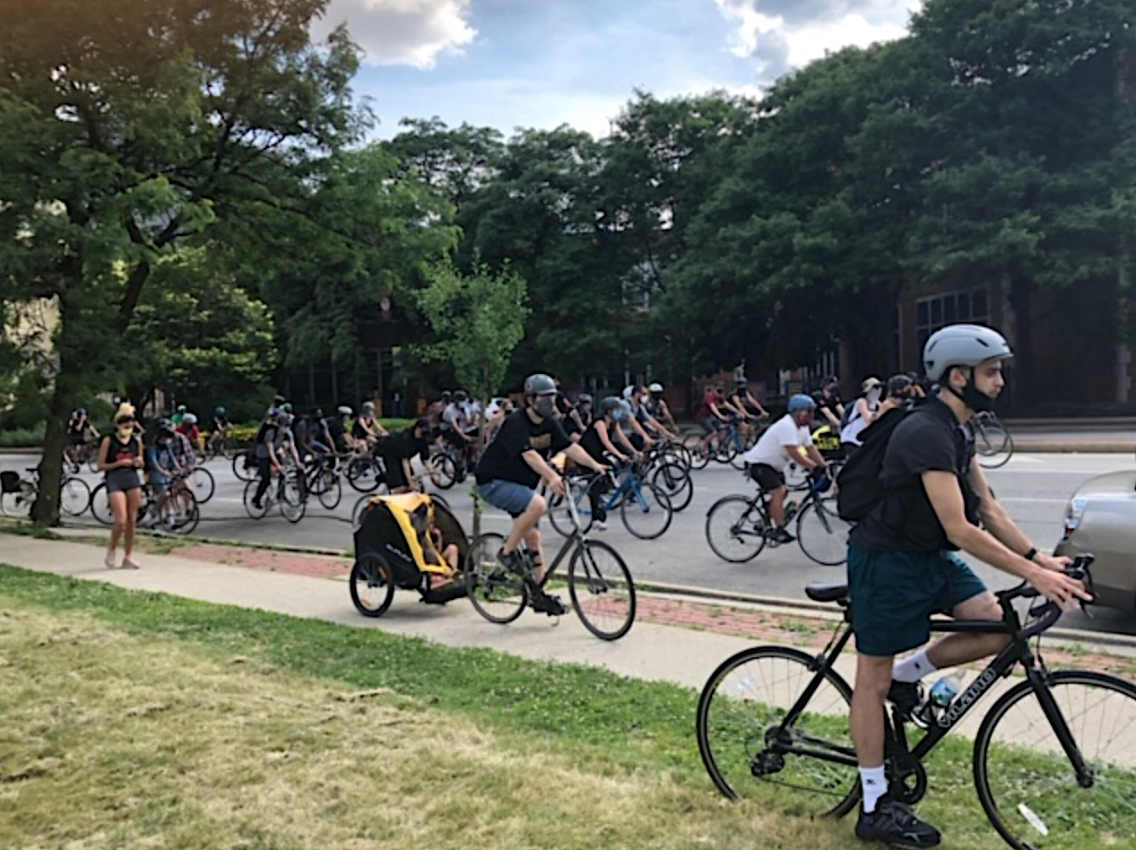 The ride leaves Union Park. Photo: Cameron Bolton