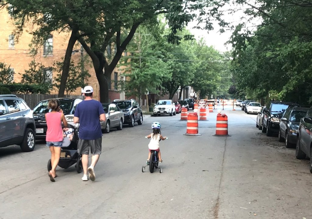 At meeting on popular Dickens Greenway plan, Ald. Smith complains about “bad cyclists”