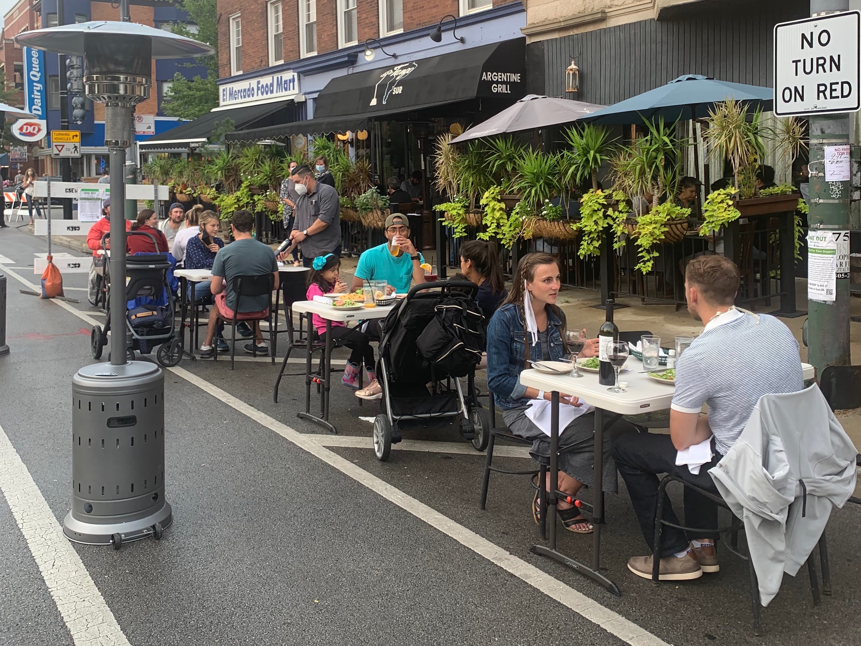 Southport during a Cafe Streets event. Photo: Lakeview Chamber of Commerce