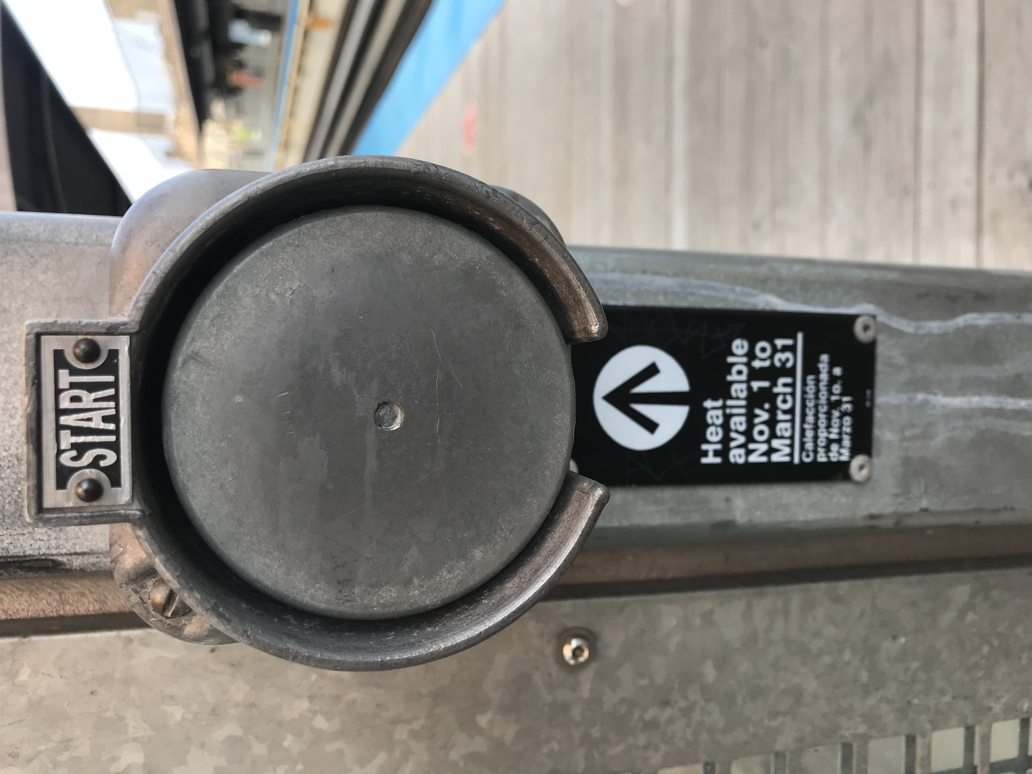 A button to press for heat on the Montrose Brown platform. Photo: John Greenfield
