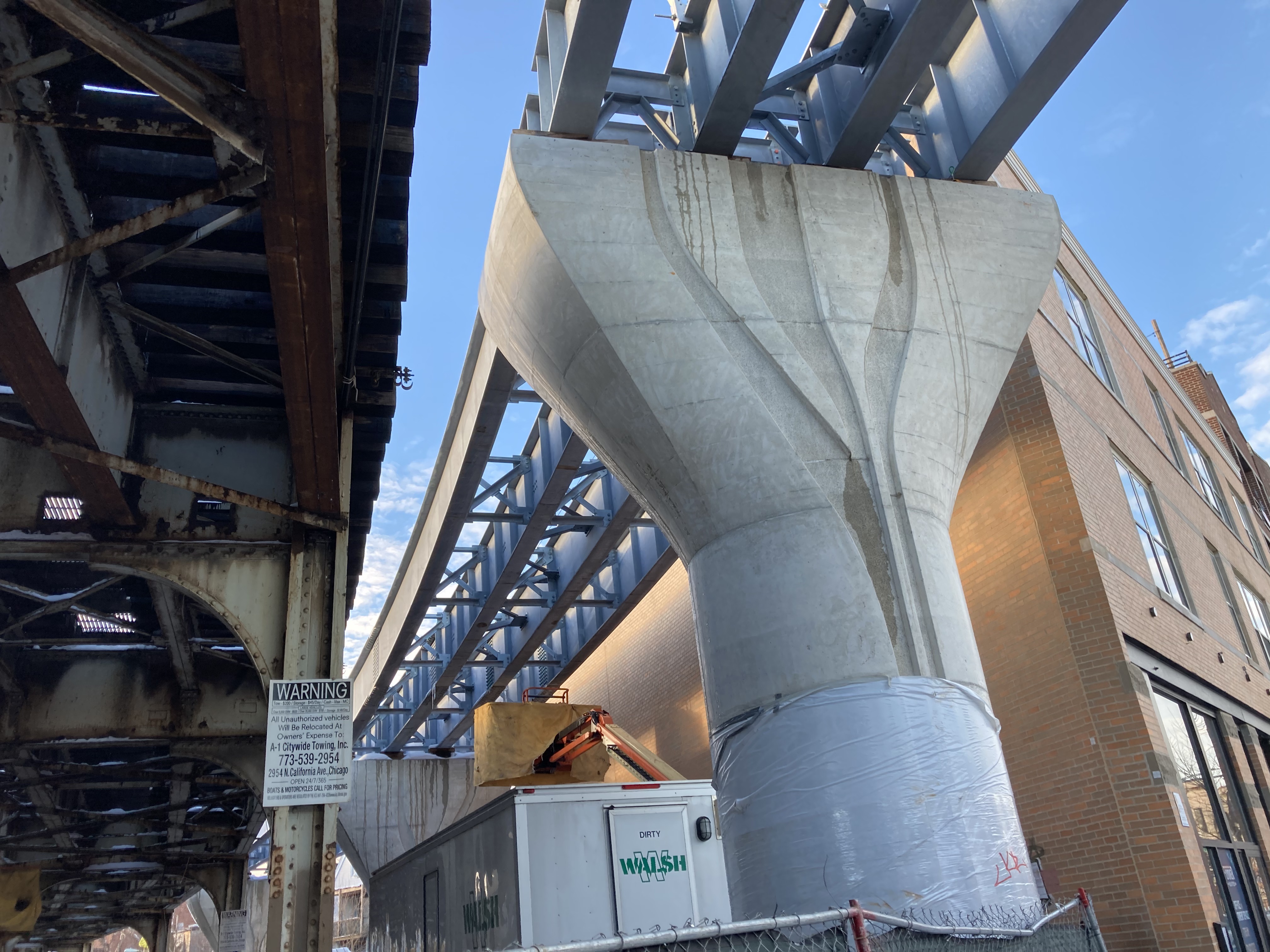 The new track section enters the alley north of Roscoe. Photo: John Greenfield