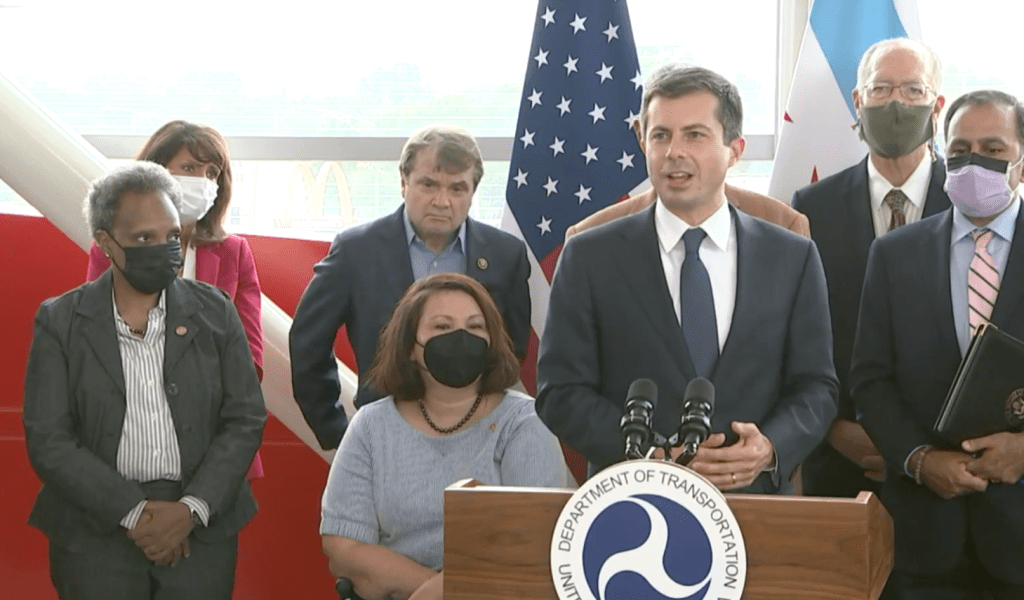 “We’ve got to do better”: Buttigieg, Chicago officials rally support for Biden’s infra plan