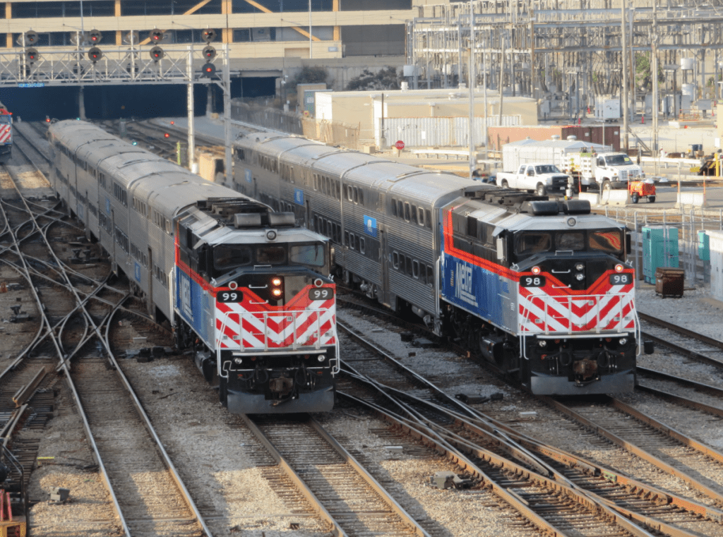 Metra 2022 budget calls for new day pass, more wheelchair-accessible Chicago stations