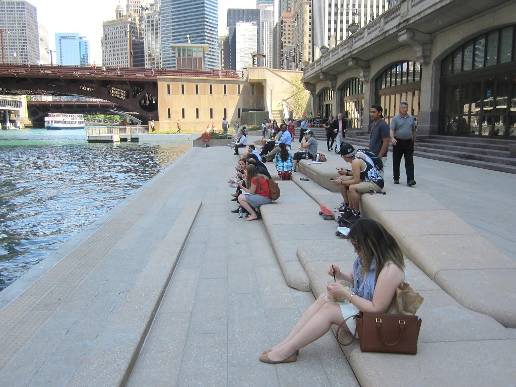 Public space in Chicago could go from good to great with more high-quality seating