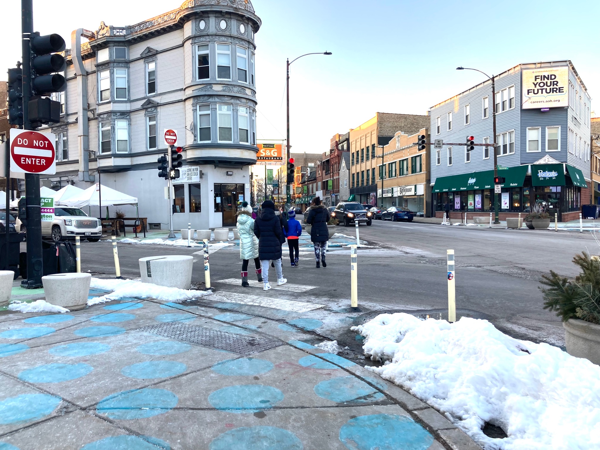 Crossing Wellington Avenue, looking north, at the Lincoln Hub last Sunday. Photo: John Greenfield