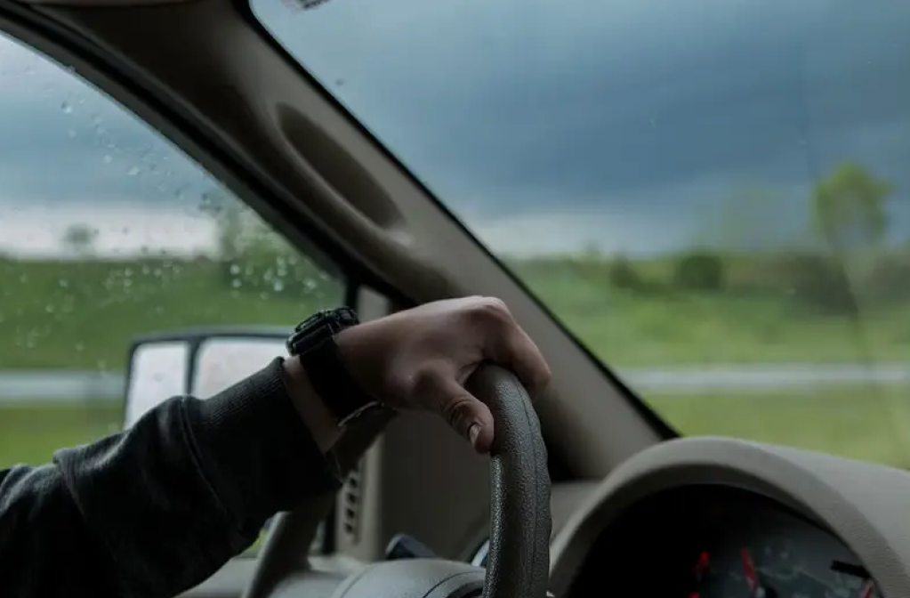 Study: Megacar Drivers Up to 4x More Likely to Hit Walkers While Turning