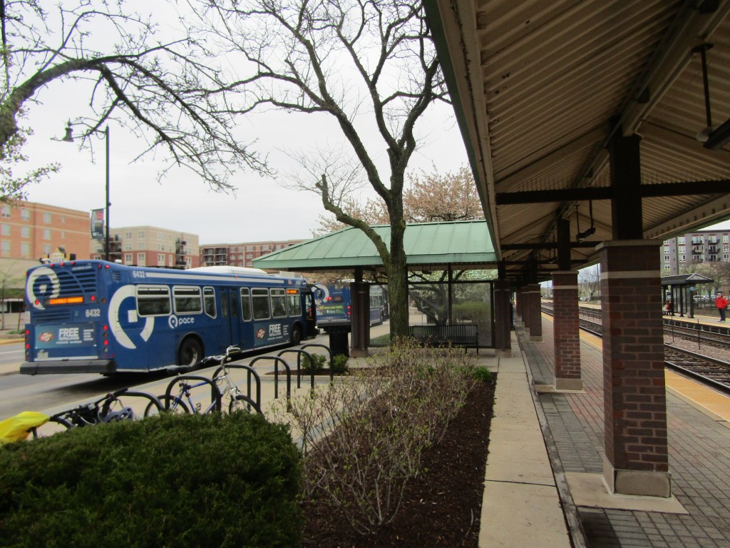 Pace field-tests leased e-bus, will probably cancel redundant Pace/Metra PlusBus Pass