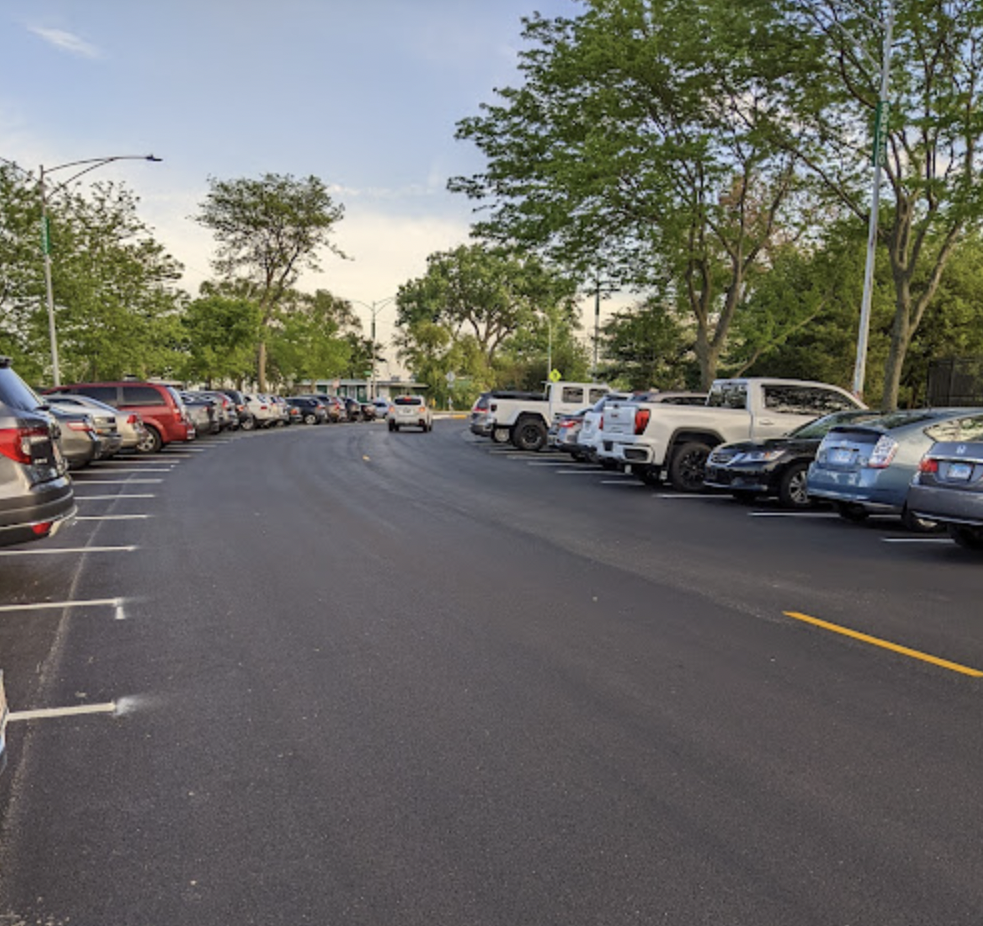 New perpendicular parking crams in more cars at Montrose Beach, raises safety concerns