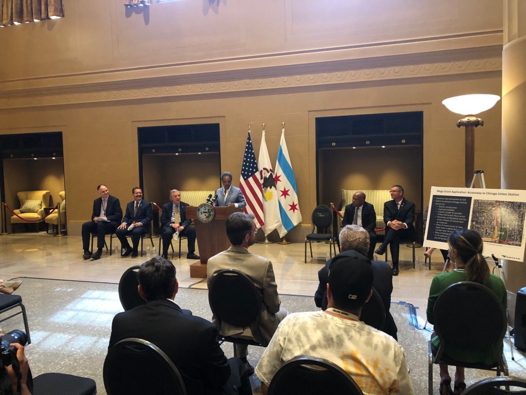 Mayor Lightfoot, state officials, and federal electeds advocate for Union Station upgrades
