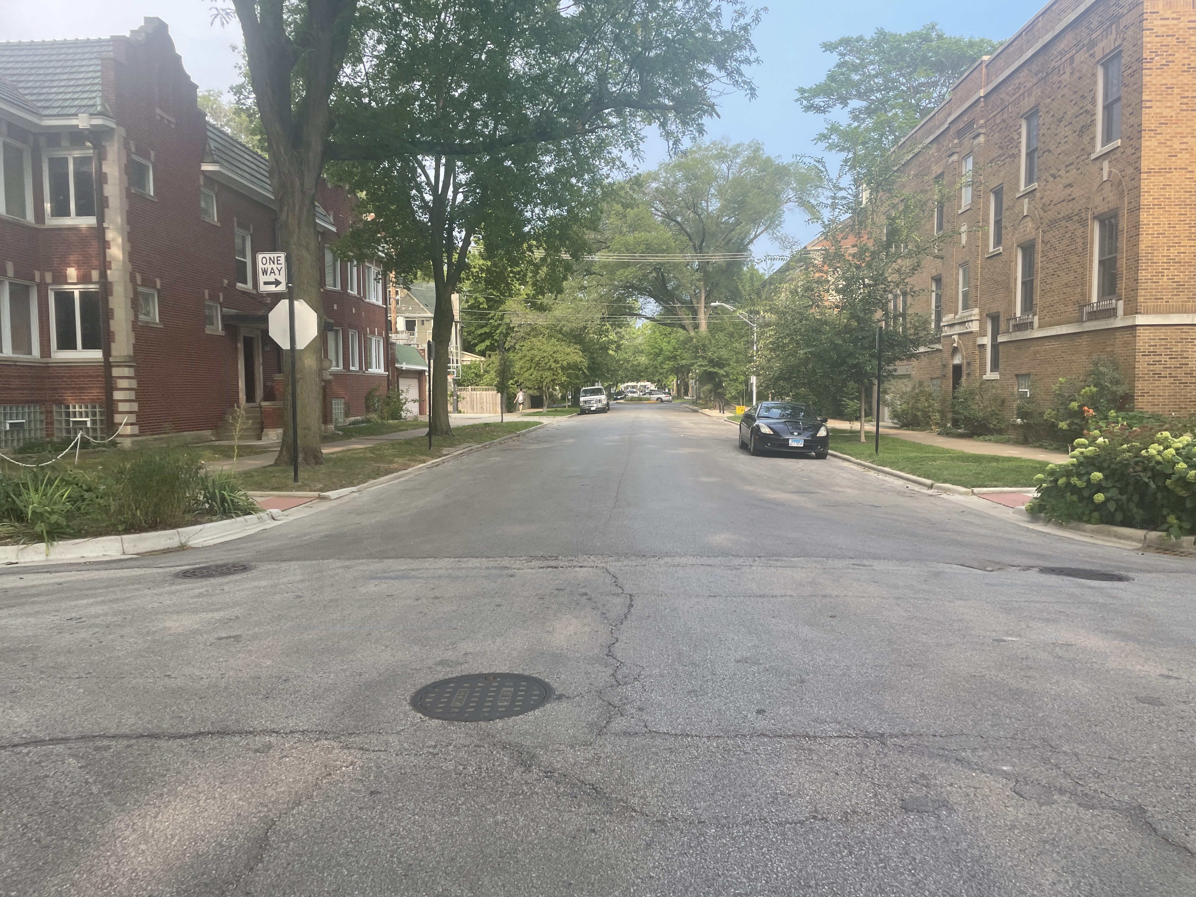 Berwyn Avenue is pretty wide between Clark St. and Winthrop Ave. This section could easily accommodate street furniture and play equipment if CDOT had any imagination