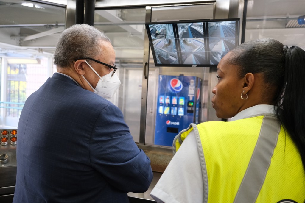 Another win for embattled CTA prez: Installation of new security monitors in stations is complete