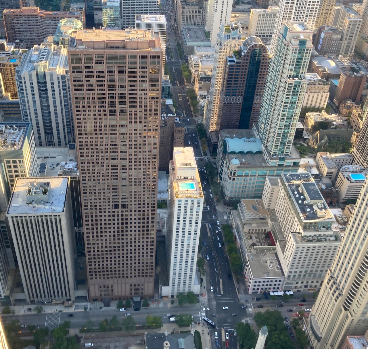 Looking south on Michigan Avenue from Chestnut Street. Photo: John Greenfield