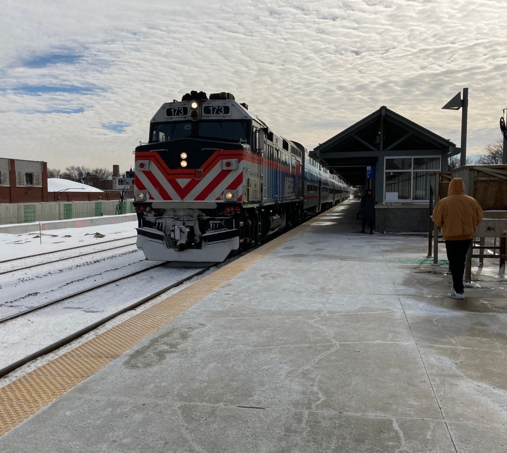 Congress poised to head off potential Metra-disrupting rail strike, impose contract terms