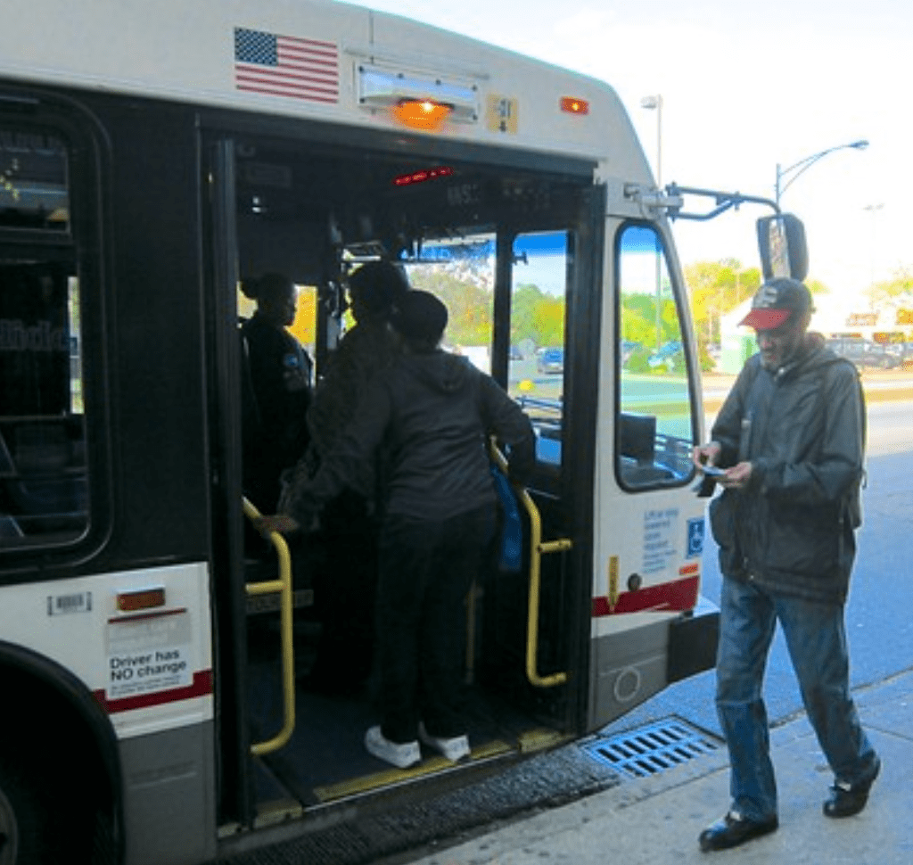 CTA publishes more realistic bus schedules, advocates say agency should focus on hiring