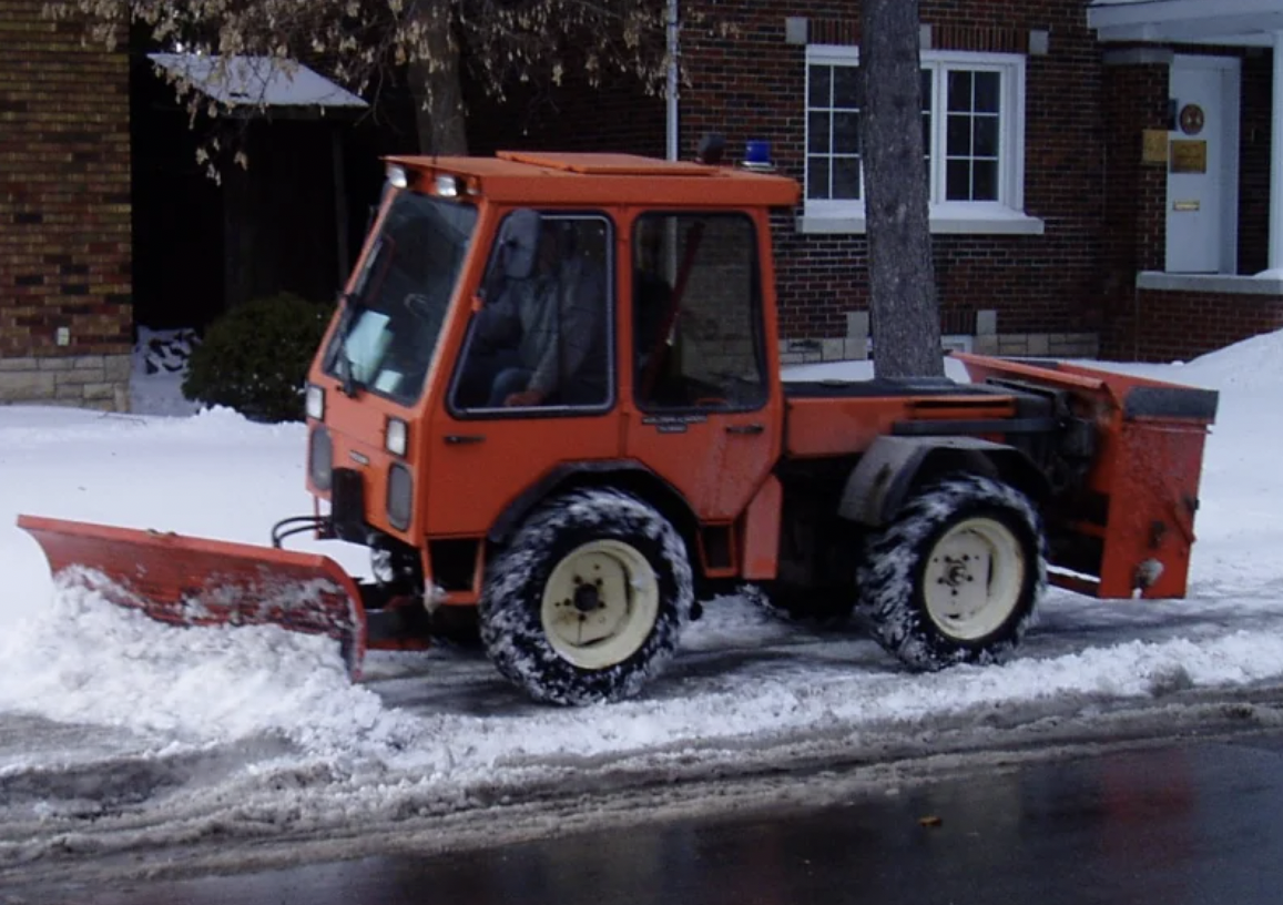 A sidewalk-clearing plow in Ottawa, Ontario, Canada. Photo: Wikipedia