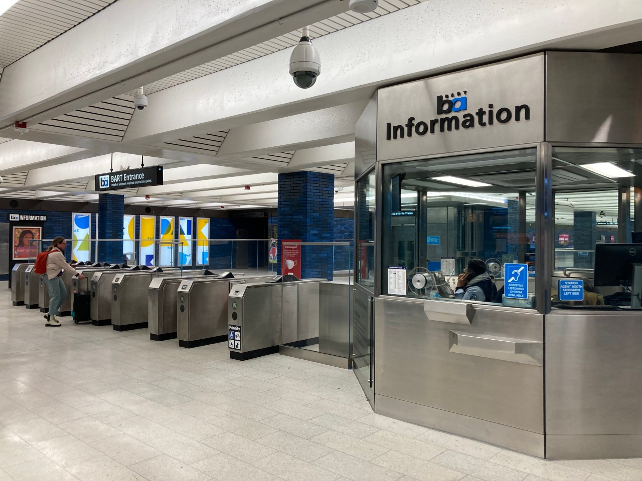 Turnstiles at Bart's 19th St. / Oakland station. Photo: John Greenfield