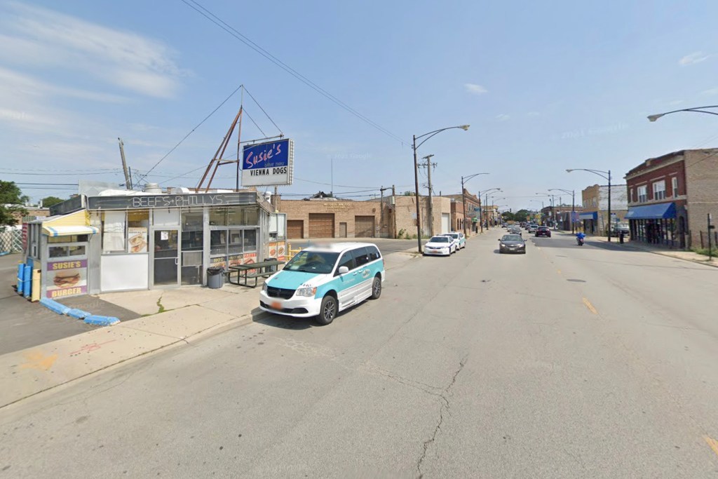 39th Ward PB election funds a half mile of protected bike lanes on Montrose between Pulaski and Kostner in Irving Park