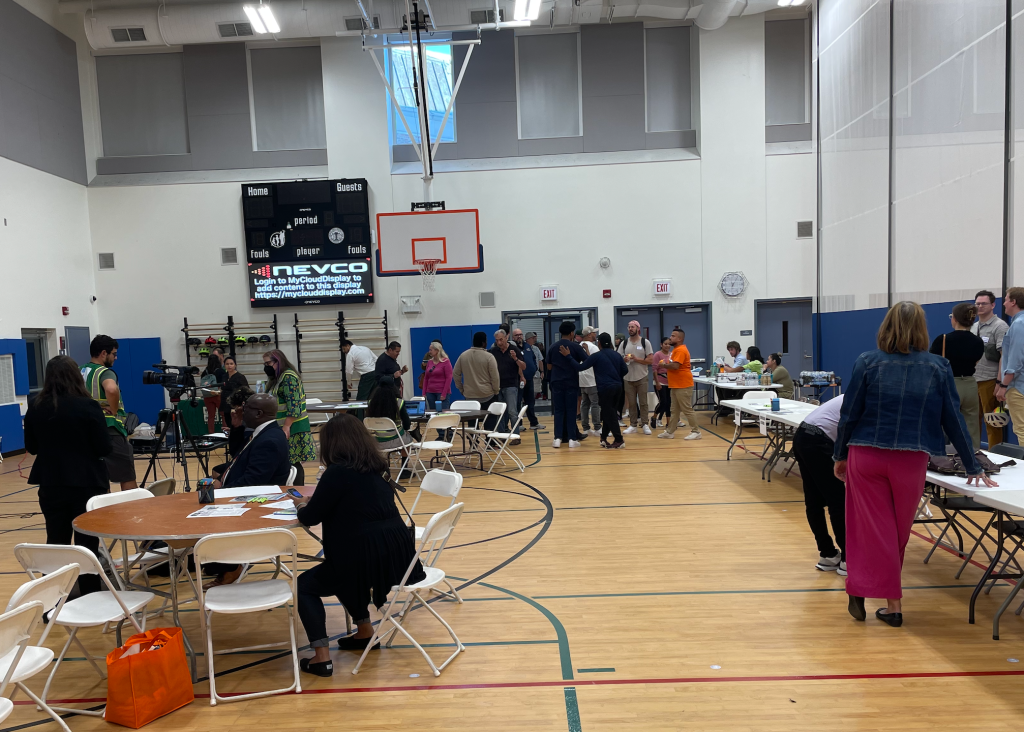 At Chicago Mobility Collaborative meeting in Belmont Cragin, CDOT says 2023 has been a big year for walk/bike/transit