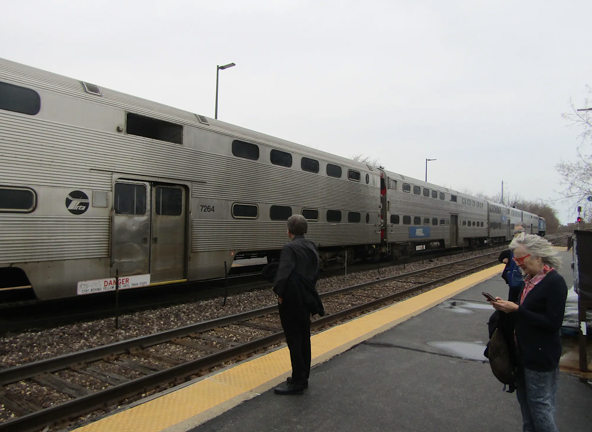 Metra 74 Metra approves 2024 budget, creating new fare structure - Streetsblog ...