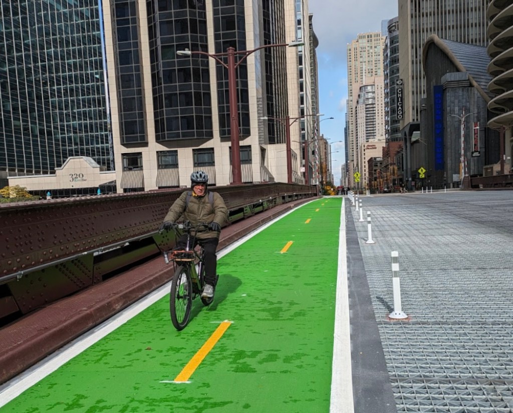 Frightful! After Dearborn bridge protected bike lane reopened, CDOT removed Wacker, Clark PBLs without warning on Halloween