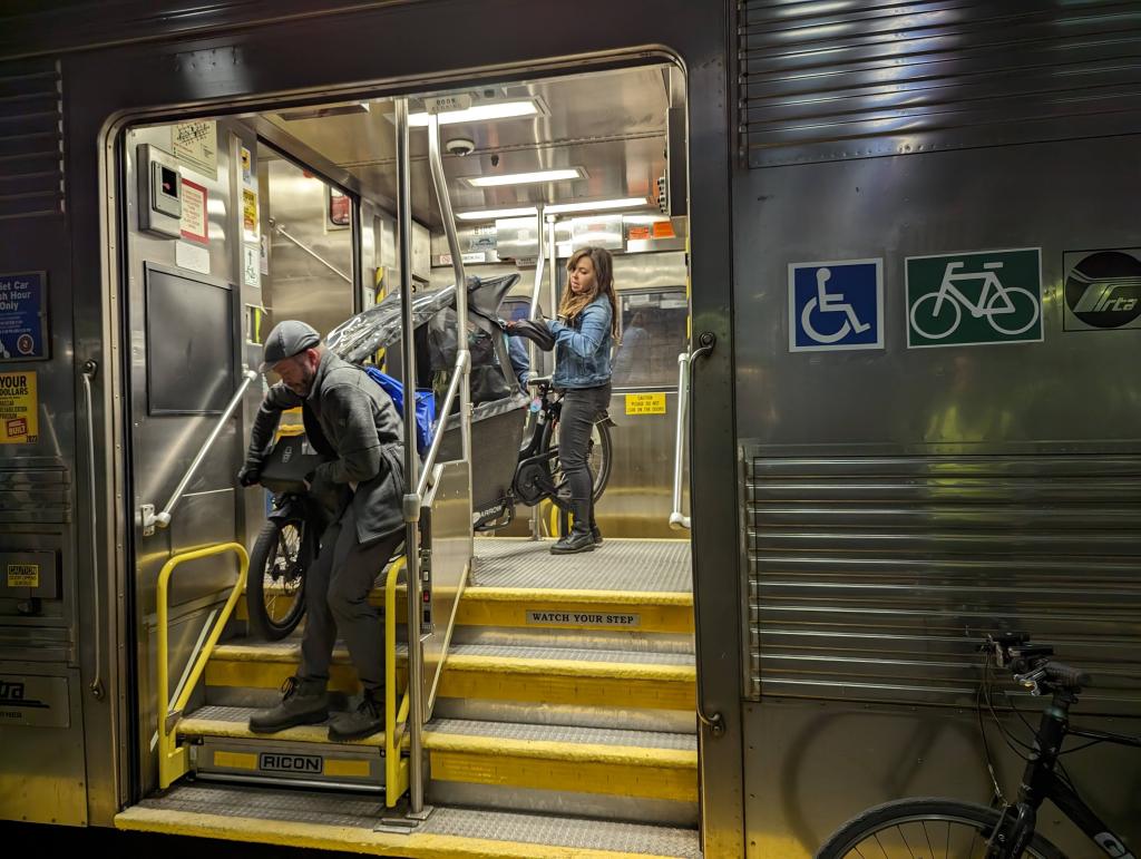 Metra Bike Car 1.5: Rolling in with space for bikes of all shapes and sizes