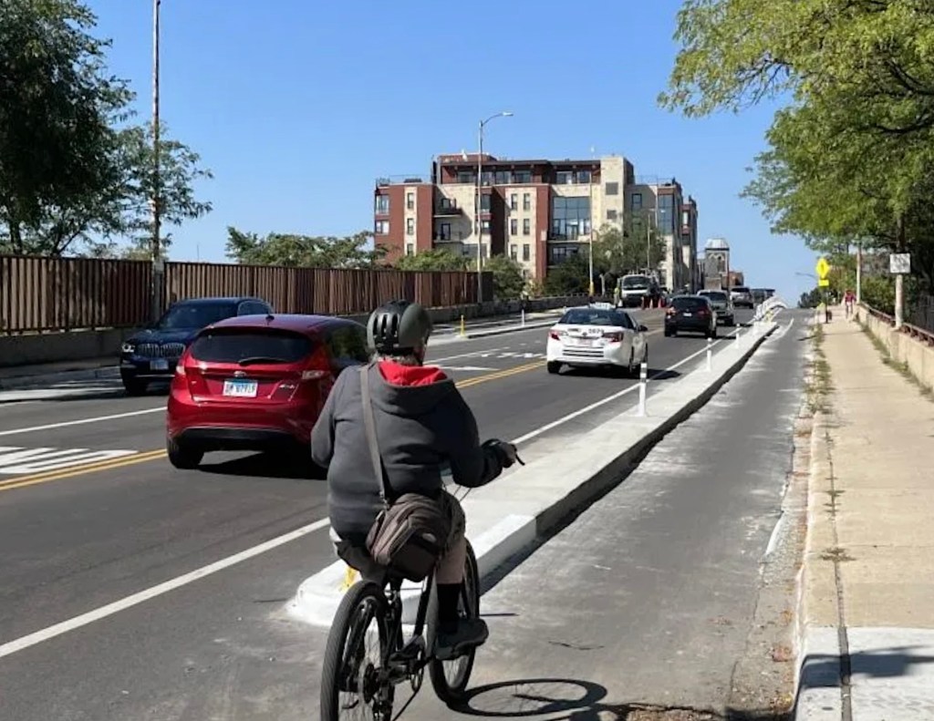 CDOT built it, they came: New report shows Chicago leads the nation in biking growth