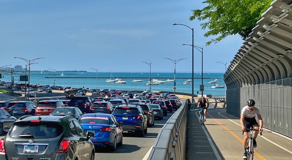 Chicago, Bike Grid Now! and 14 alders join forces to demand a more people-friendly North DLSD