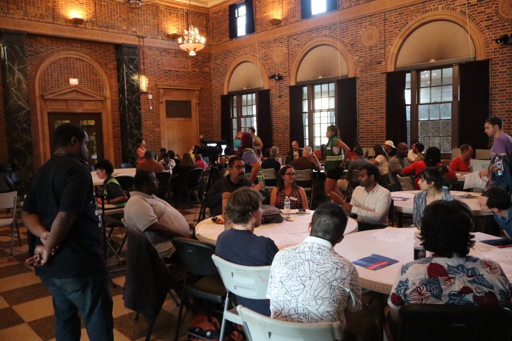 Chicago Mobility Collaborative meeting at Douglass Park discusses current transportation projects in North Lawndale