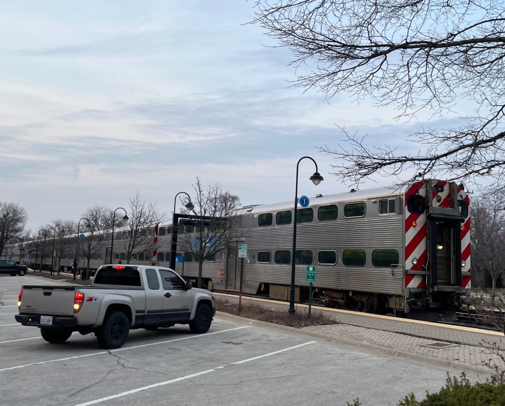 At Metra meeting, riders call for through services, better service coordination