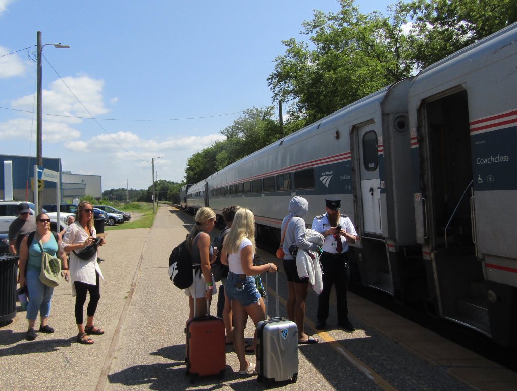 Amtrak’s convenient, timely Chicago-Twin Cities Borealis service saw strong ridership in its first month