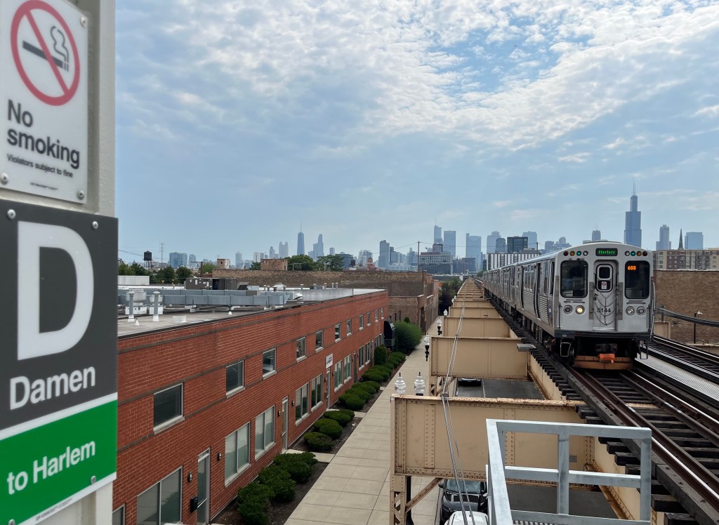 Help Streetsblog Chicago raise funds to fight for better walk/bike/transit in 2025