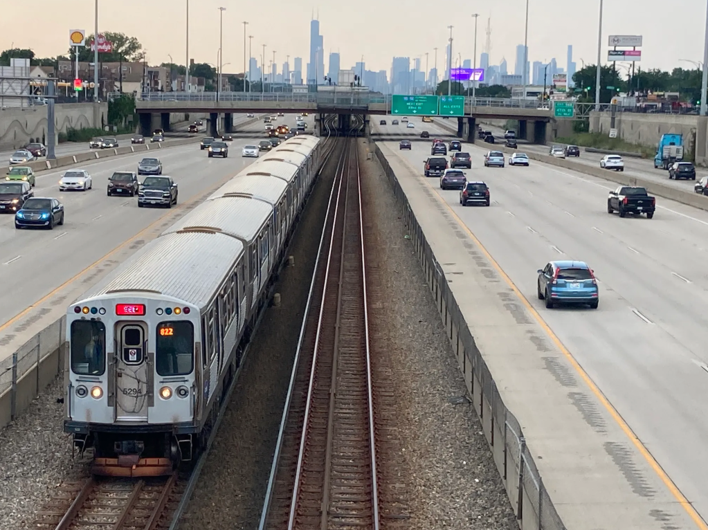 Illinois could help avoid the transit fiscal cliff by shifting federal funding from highways to public transportation