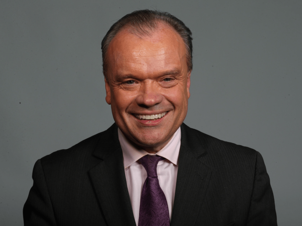 Tribune claimed Elston, Milwaukee PBLs “reduced… vehicular capacity.” Editor declined to run retraction. CDOT confirmed editorial was inaccurate.