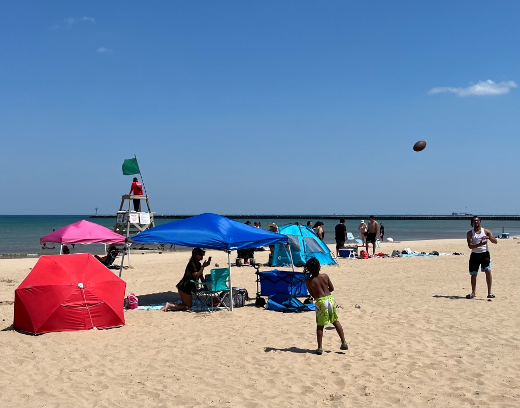 Beach hopping: How to bicycle to, and wade at, all 26 coastal Chicago beaches in a single day.