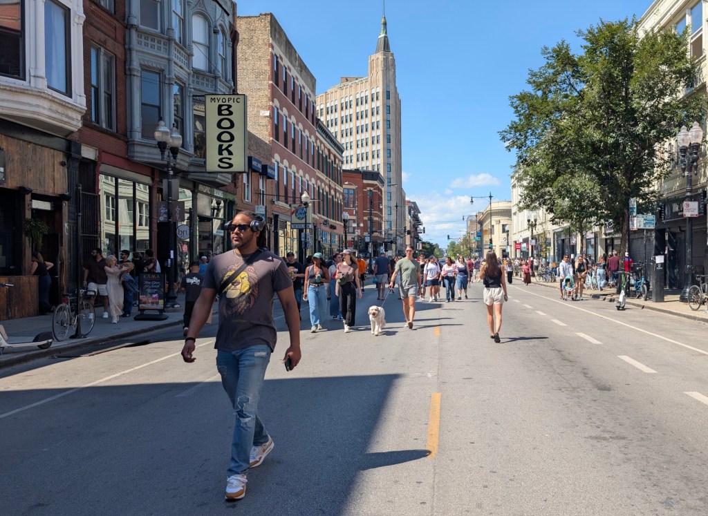 Video: Take a virtual trip down the car-free “Hipster Highway” during last Sunday’s inaugural Meet Me on Milwaukee pedestrianization event