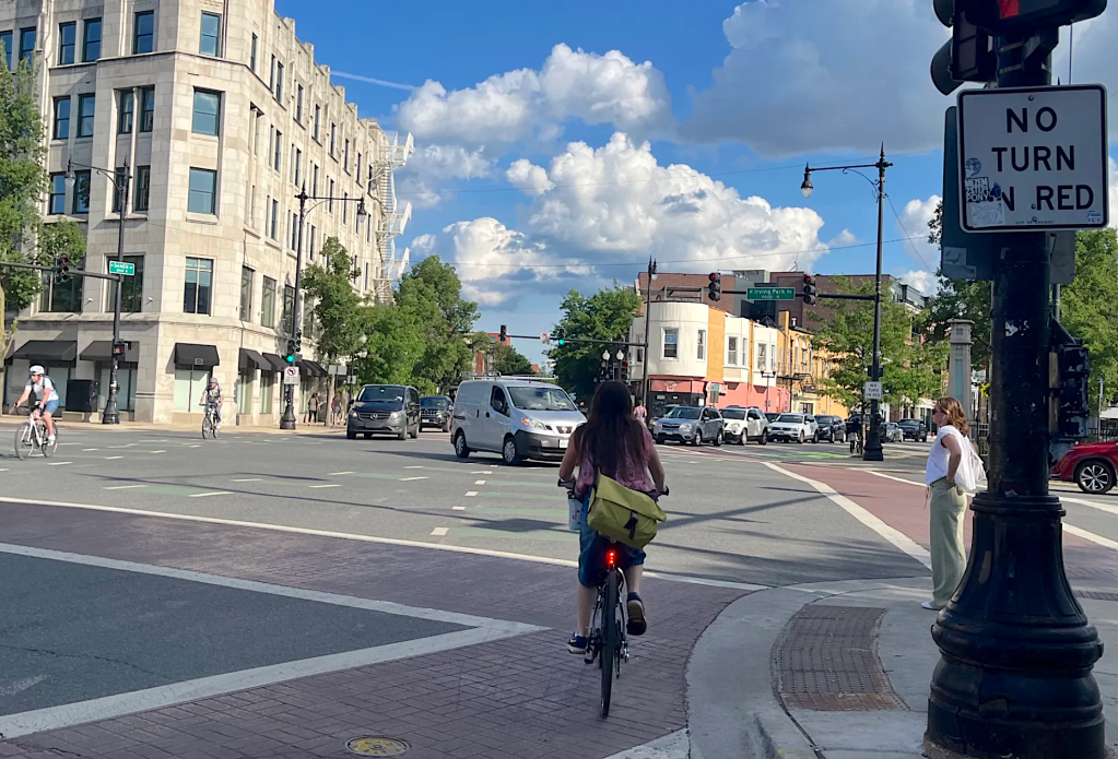 A crash injured a bike rider in North Center. Witnesses – including a 47th Ward staffer – indicate SUV driver should have been cited for an illegal turn, but wasn’t.
