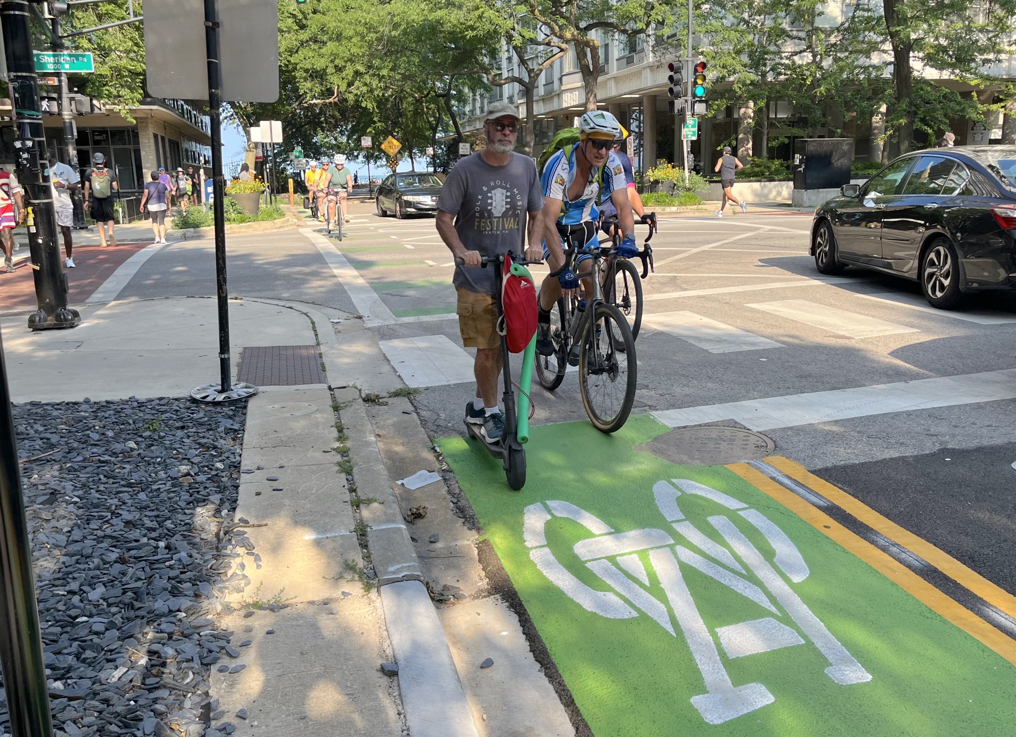 Chicago is using geofencing to keep e-scooter riders from injuring pedestrians on Sheridan Road. What are we doing to prevent drivers from killing them? - Streetsblog Chicago